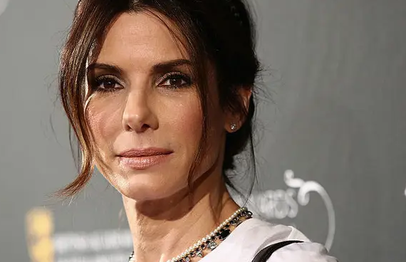 Top 11 Hollywood Stars Attacked by Stalkers: Justin Bieber Was Almost Castrated! Top 11 Hollywood Stars Attacked by Stalkers: Justin Bieber Was Almost Castrated!